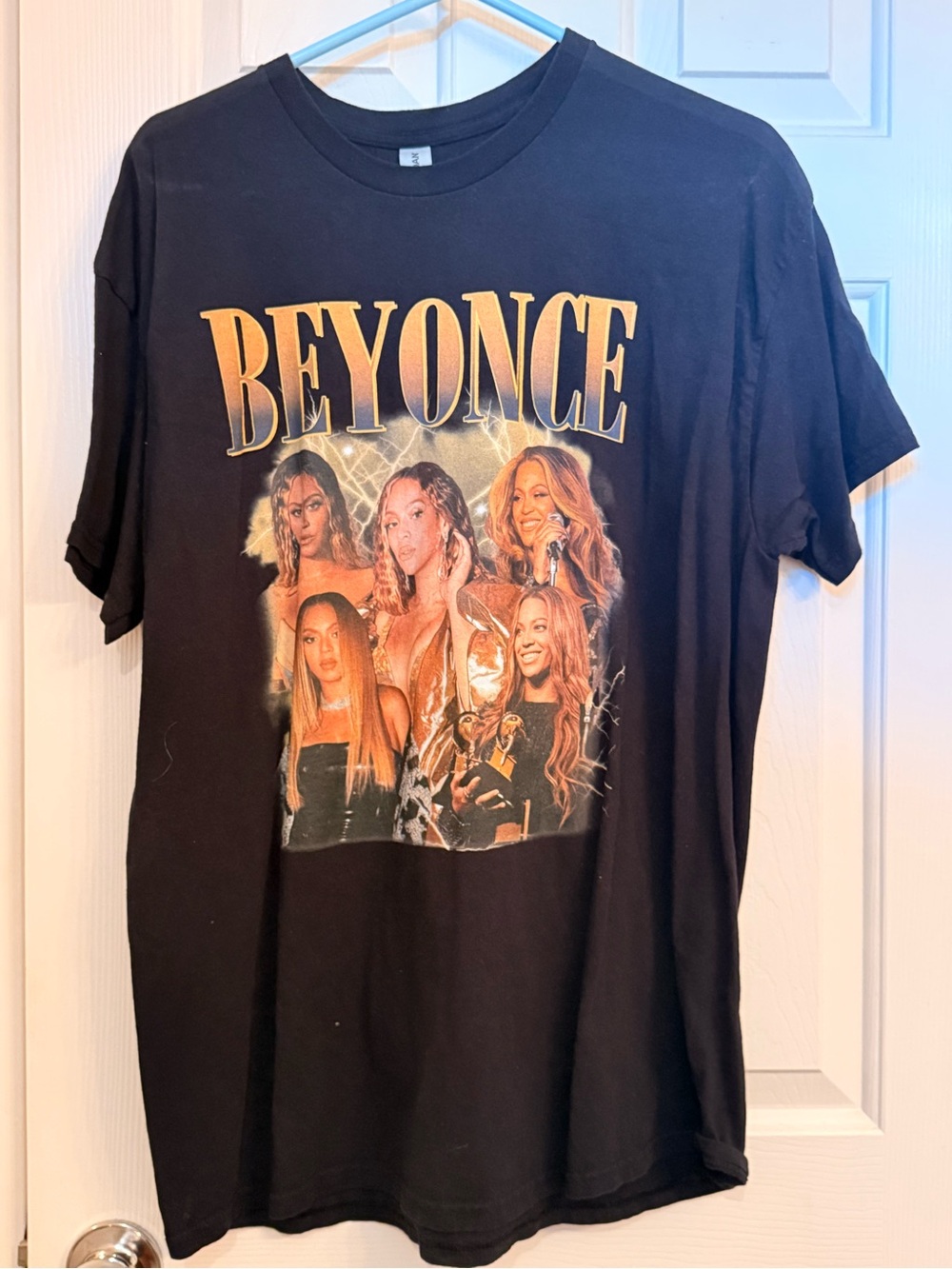 Gildan Black Beyoncé Graphic Tee with Gold Print